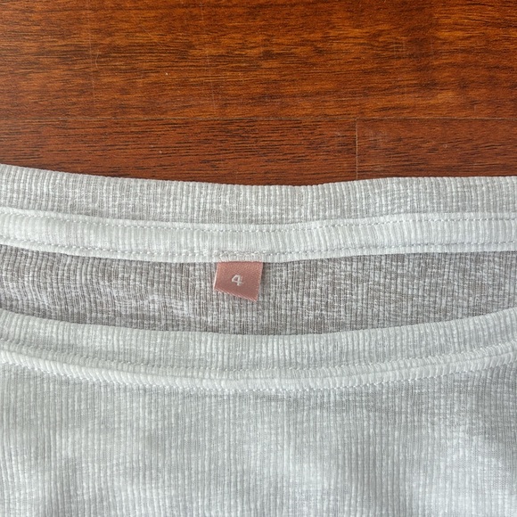 IVL Collective white athletic top. Size 4 - Picture 3 of 3